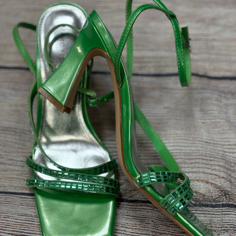 Elegant Green Strappy Heels rhinestones around the front straps size 8